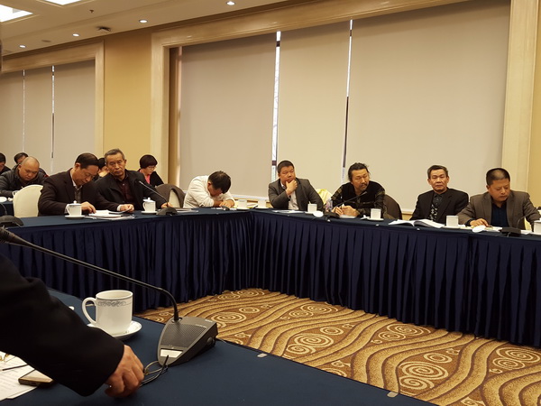 鞠占圃、朱忠彬在会上01.jpg
